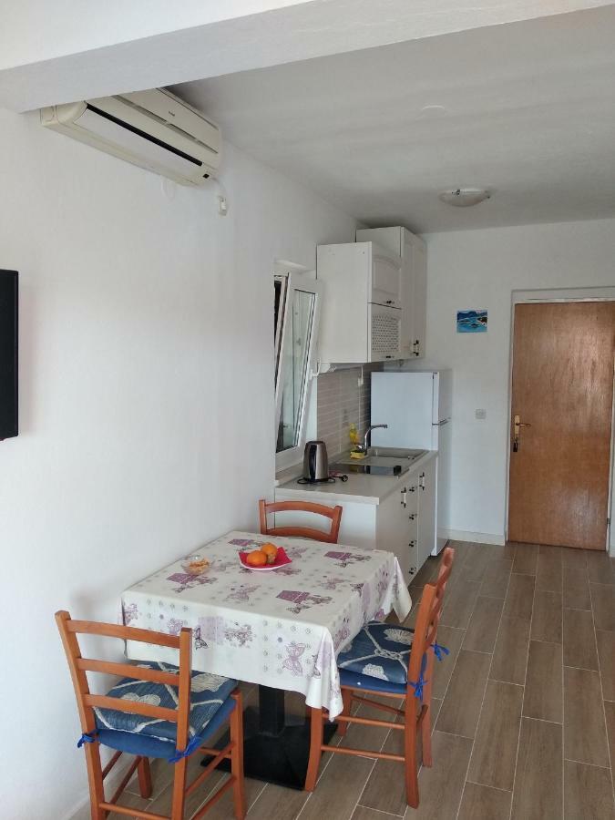 Apartments Luka Lumbarda Exterior photo
